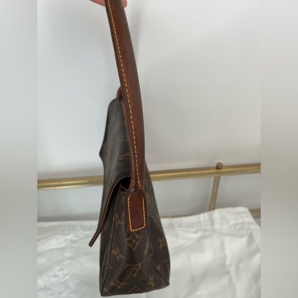 Authentic Louis Vuitton Monogram Canvas Looping PM Handbag - Picture 5 of 12